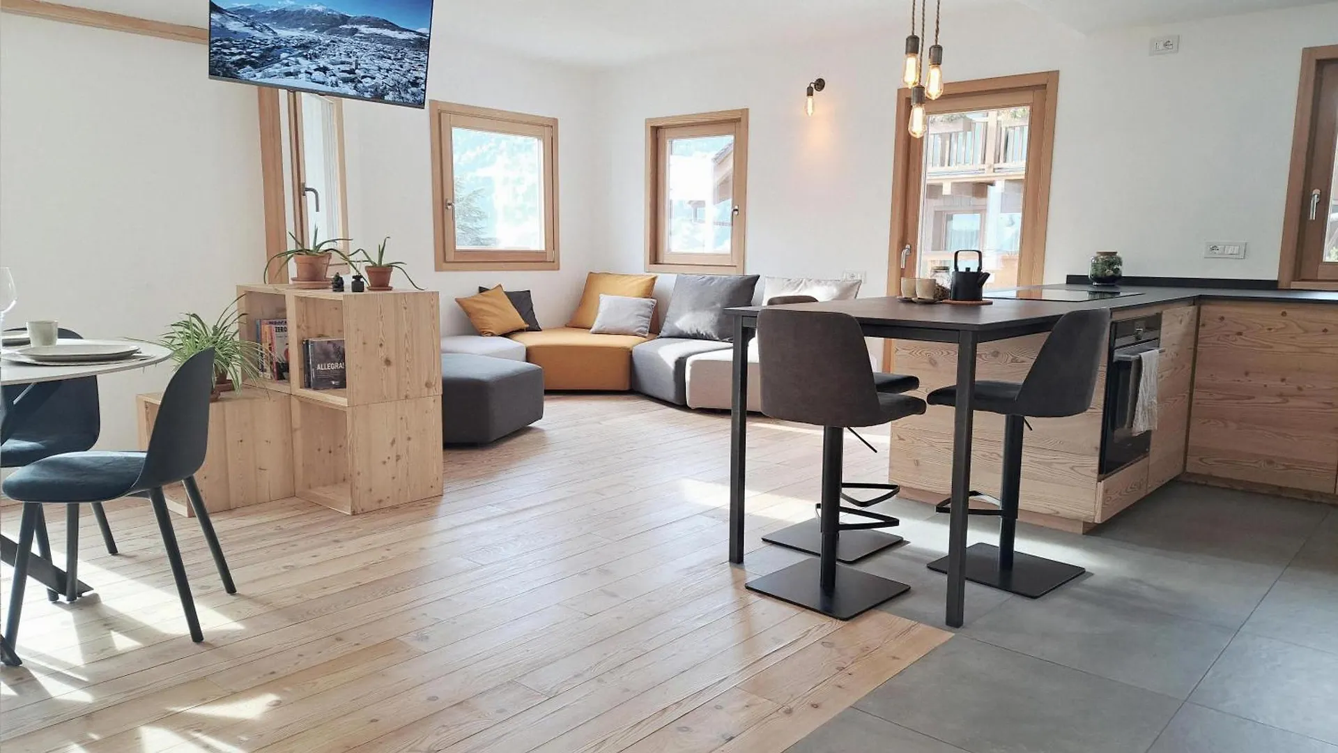 Отель Bormio N'Joy 2*,